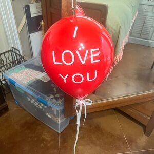 14” Red Kisses Ceramic Balloon